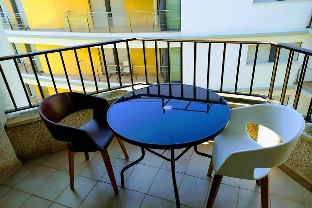 Magnifique Logement Roses Apartment